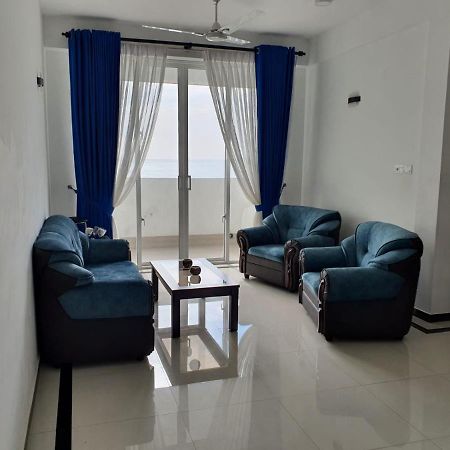 New 2 Bedroom Apartment, 100M Away From The Beach Dehiwala-Mount Lavinia Kültér fotó