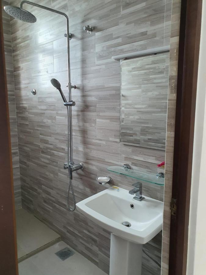 New 2 Bedroom Apartment, 100M Away From The Beach Dehiwala-Mount Lavinia Kültér fotó