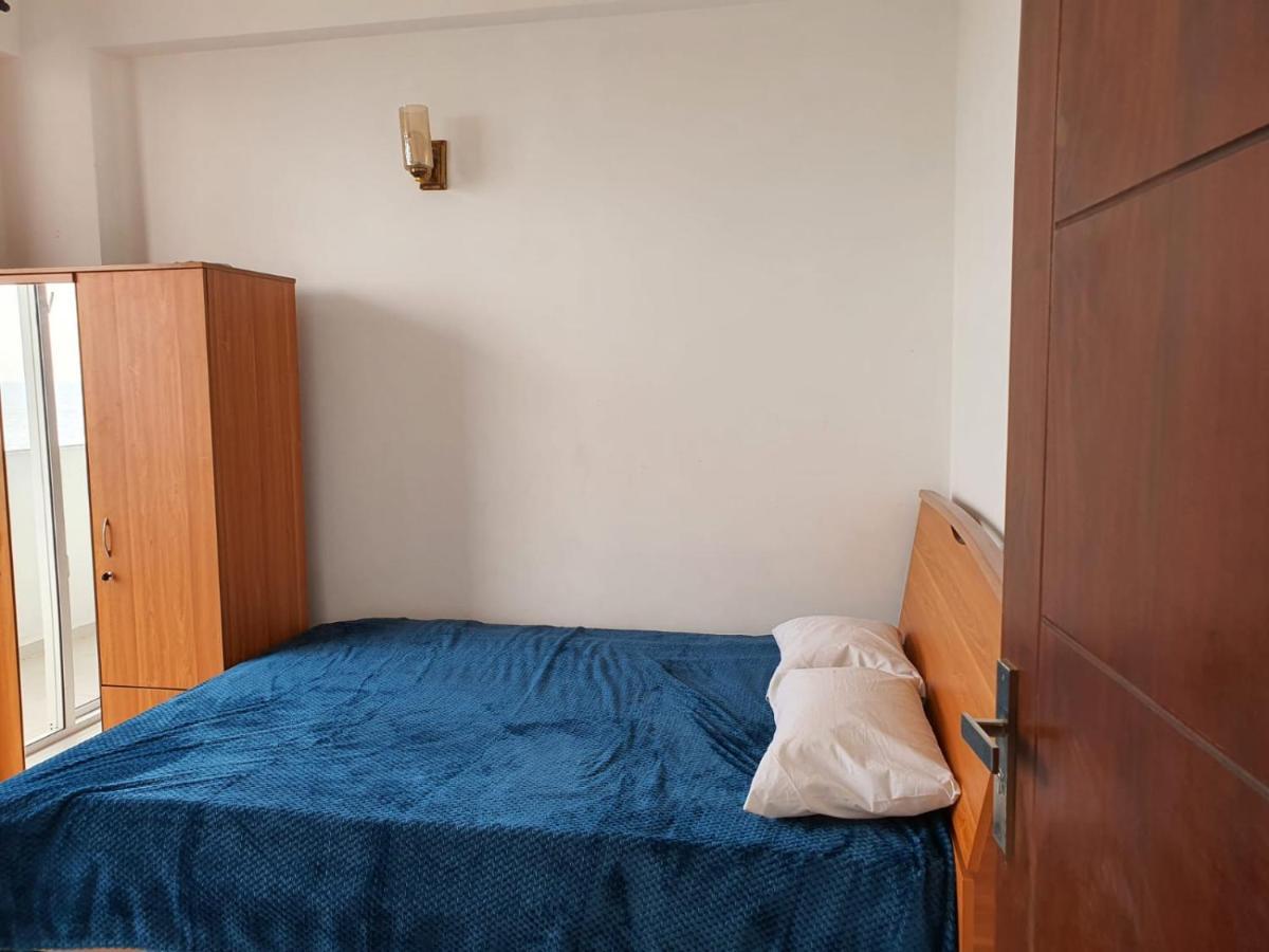New 2 Bedroom Apartment, 100M Away From The Beach Dehiwala-Mount Lavinia Kültér fotó
