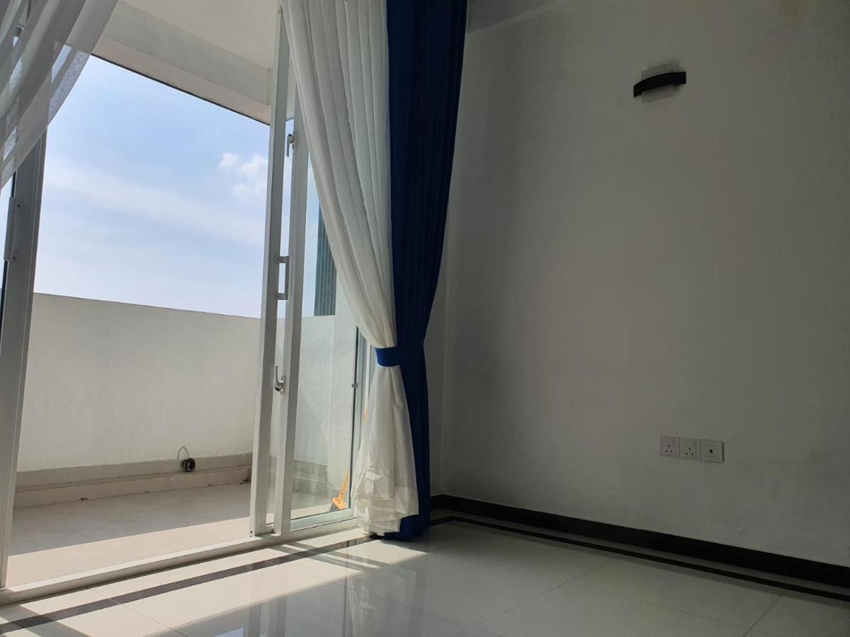 New 2 Bedroom Apartment, 100M Away From The Beach Dehiwala-Mount Lavinia Kültér fotó