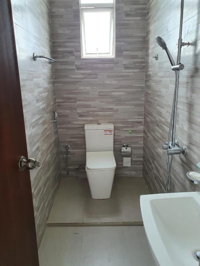New 2 Bedroom Apartment, 100M Away From The Beach Dehiwala-Mount Lavinia Kültér fotó