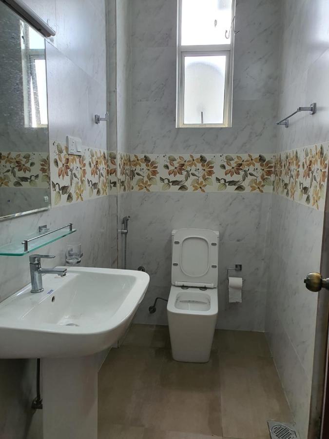 New 2 Bedroom Apartment, 100M Away From The Beach Dehiwala-Mount Lavinia Kültér fotó