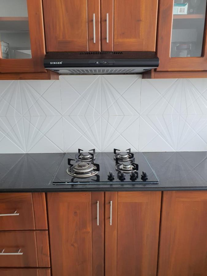 New 2 Bedroom Apartment, 100M Away From The Beach Dehiwala-Mount Lavinia Kültér fotó